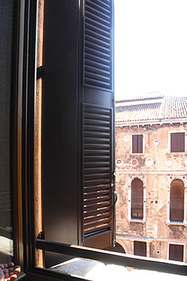 scuri in legno - Venezia scuri in legno