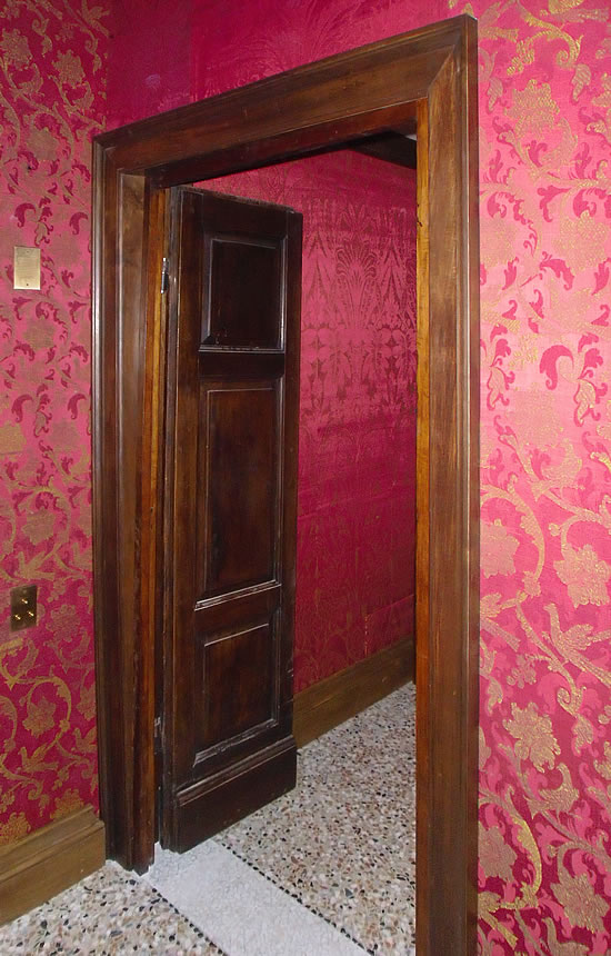 Restauro porte e infissi in legno